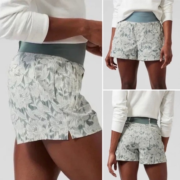 Athleta Pants - Athleta Trekkie North White/Green Floral Shorts Women’s Size 20 NWT $69